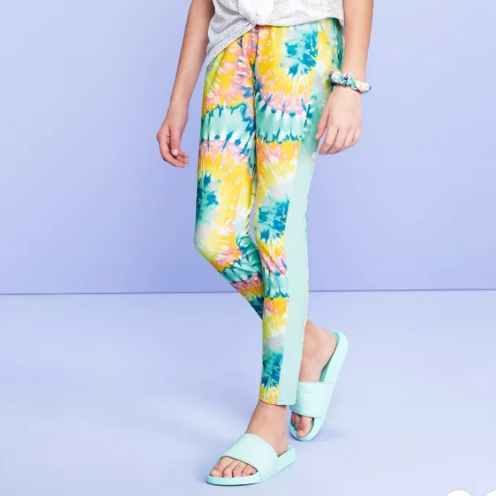 Girl's Leggins New with tag Size Large (10/12).